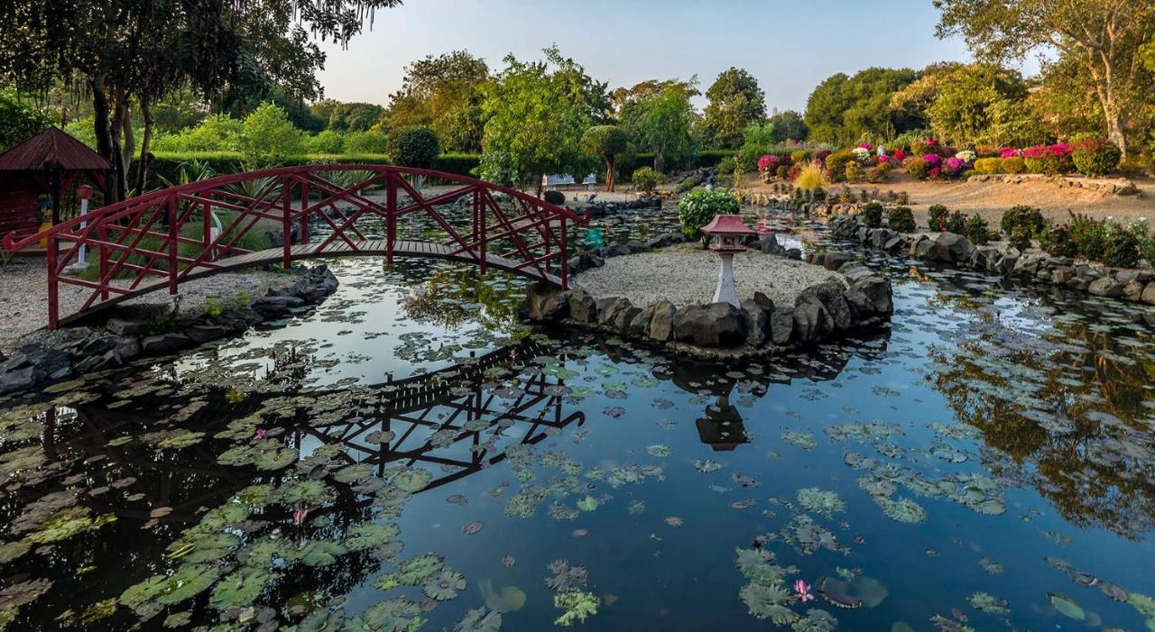 Orchard Palace Gondal Exterior photo